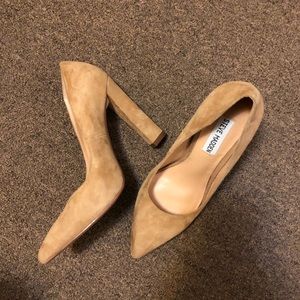 Nude/tan suede pumps from Steve Madden